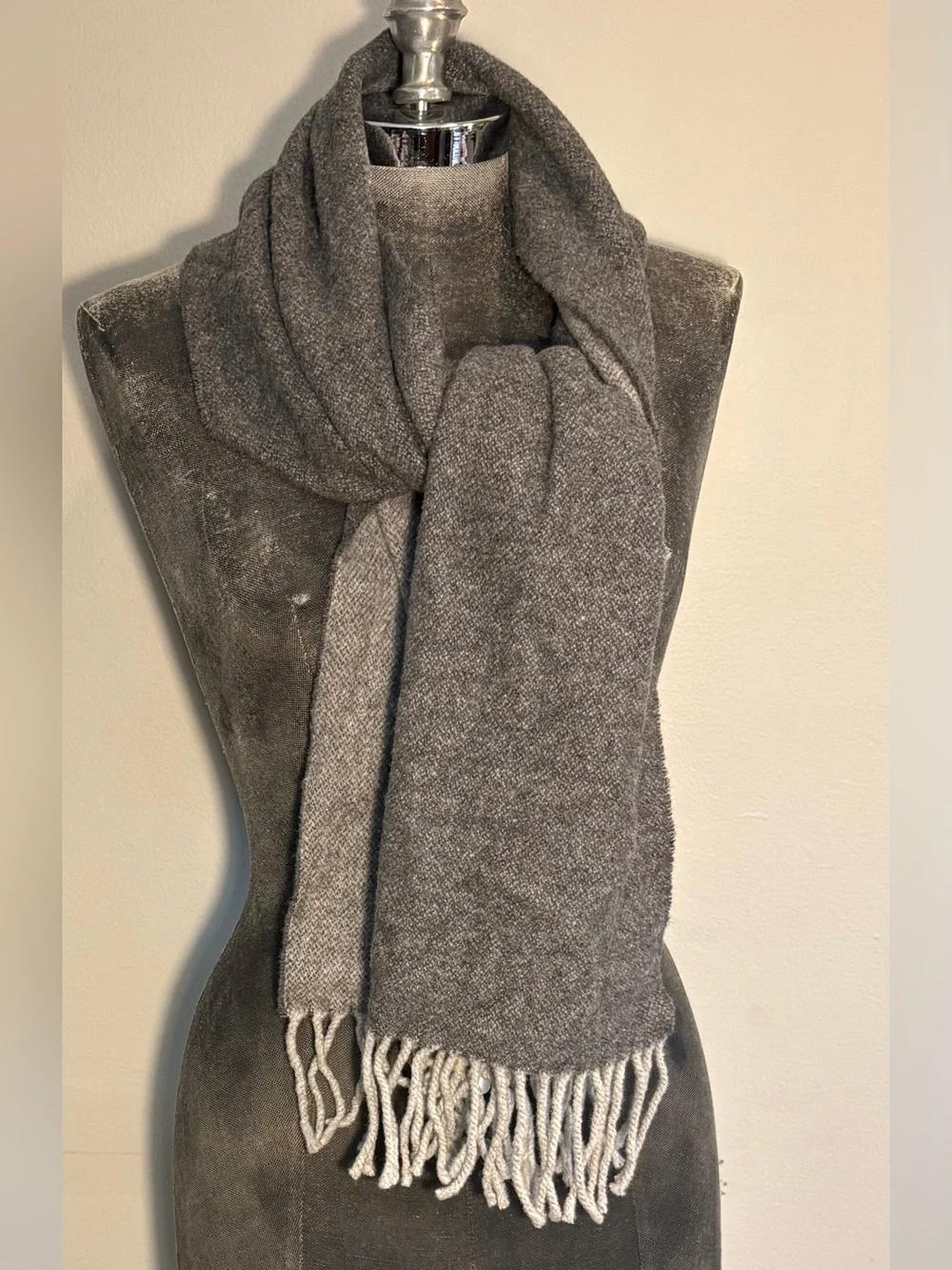 Italian Woollen Treasures Gray Cashmere Scarf 11” x 70”